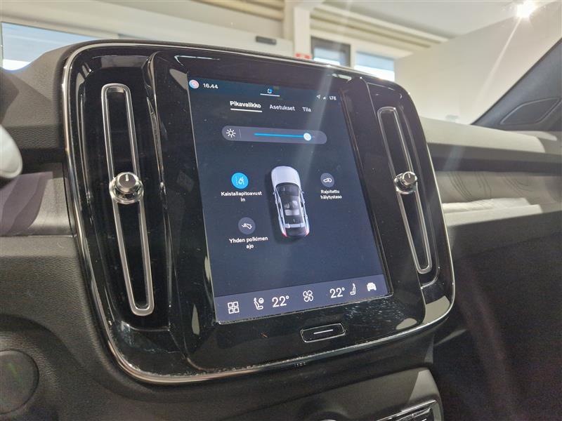 VOLVO C40 2023
