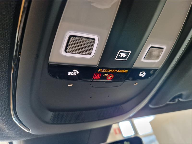 VOLVO C40 2023