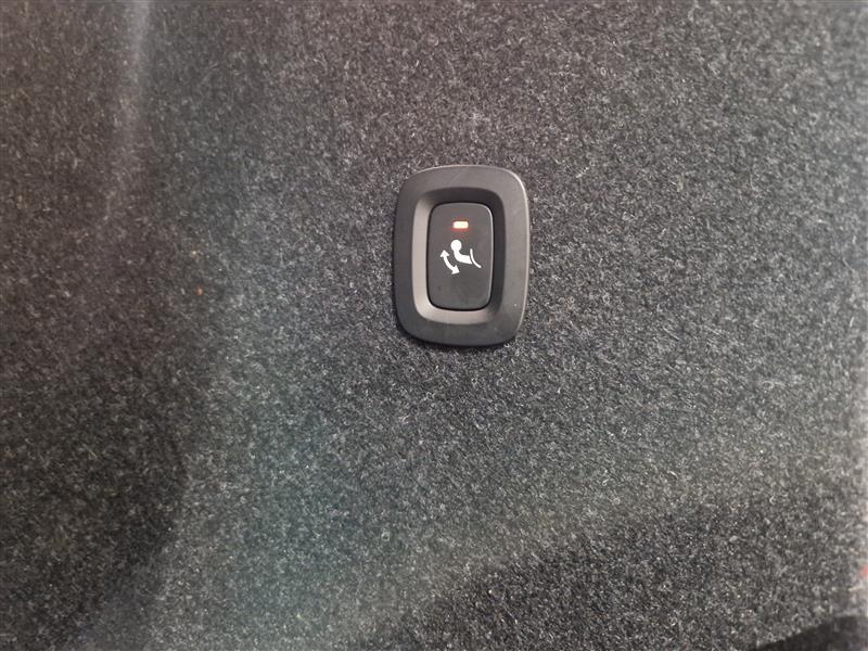 VOLVO C40 2023