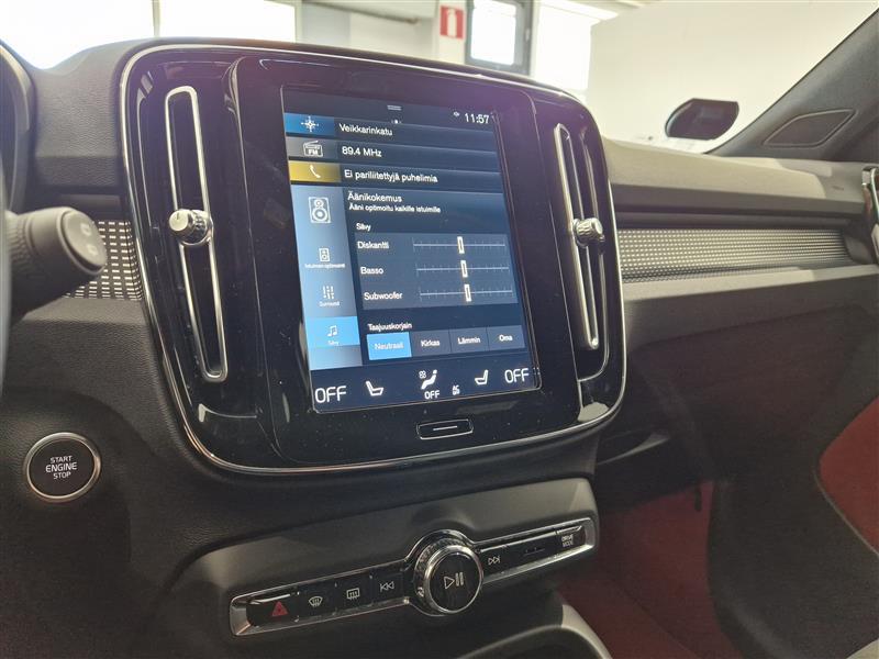 VOLVO XC40 2021