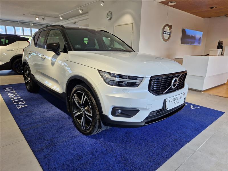 VOLVO XC40 2021