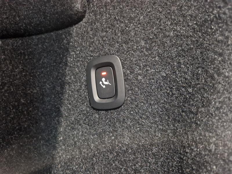 VOLVO XC40 2021