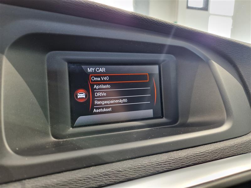 VOLVO V40 2017