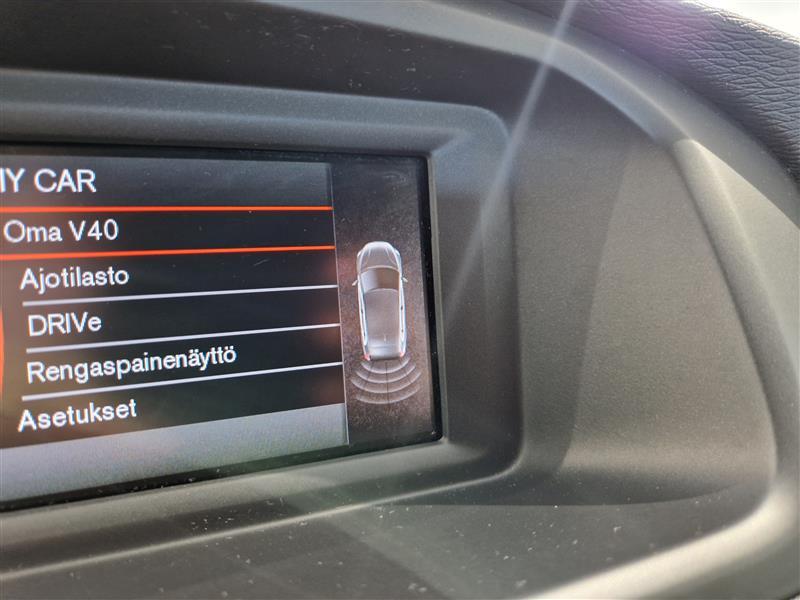 VOLVO V40 2017