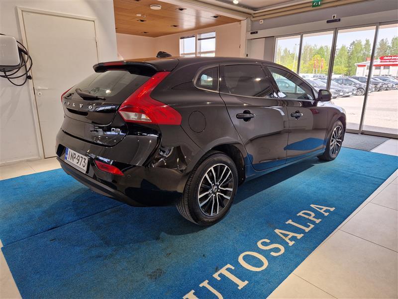 VOLVO V40 2017