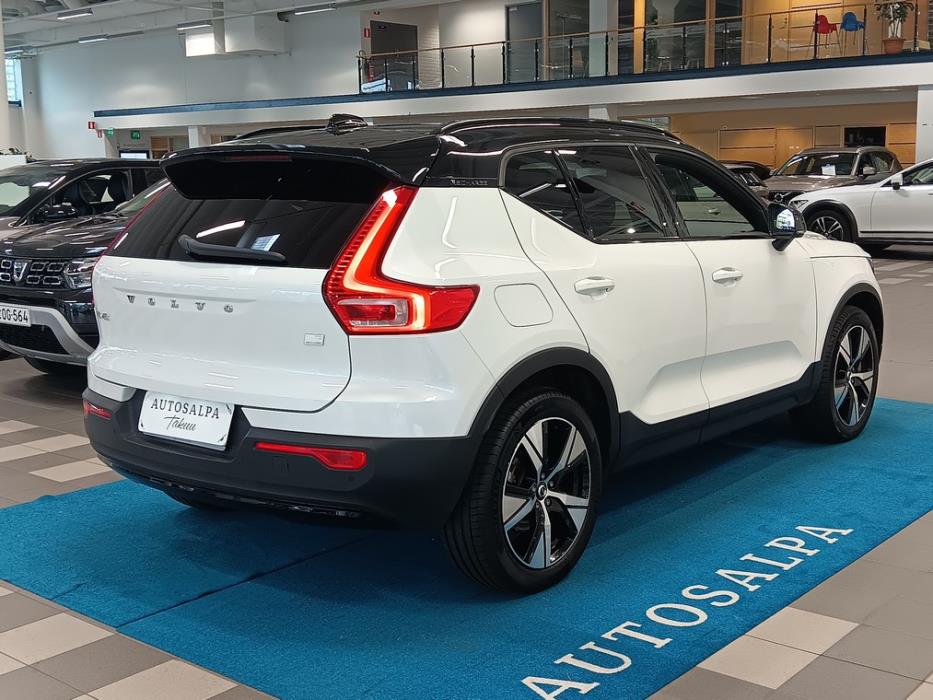 VOLVO XC40 2022