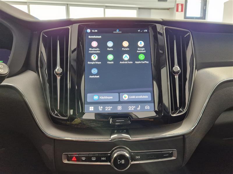 VOLVO XC60 2023