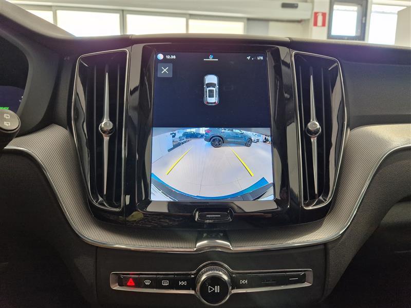 VOLVO XC60 2023