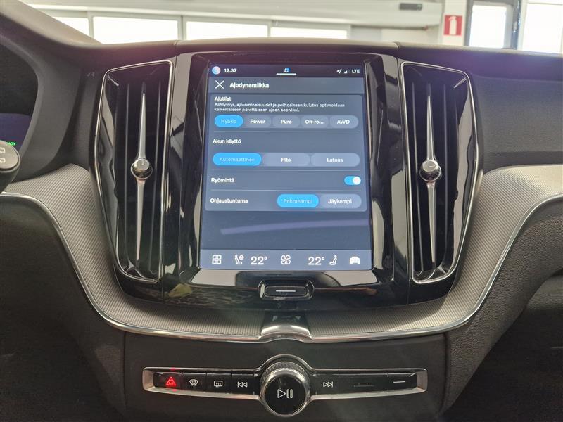 VOLVO XC60 2023