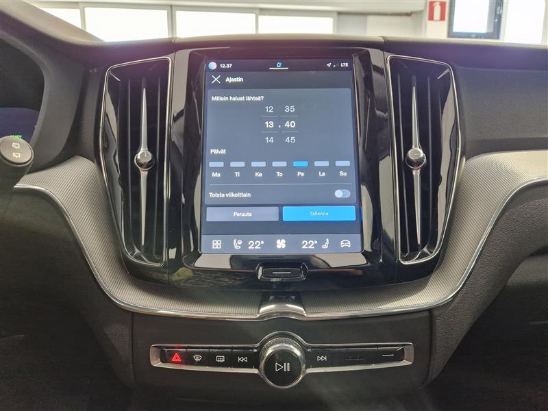 VOLVO XC60 2023