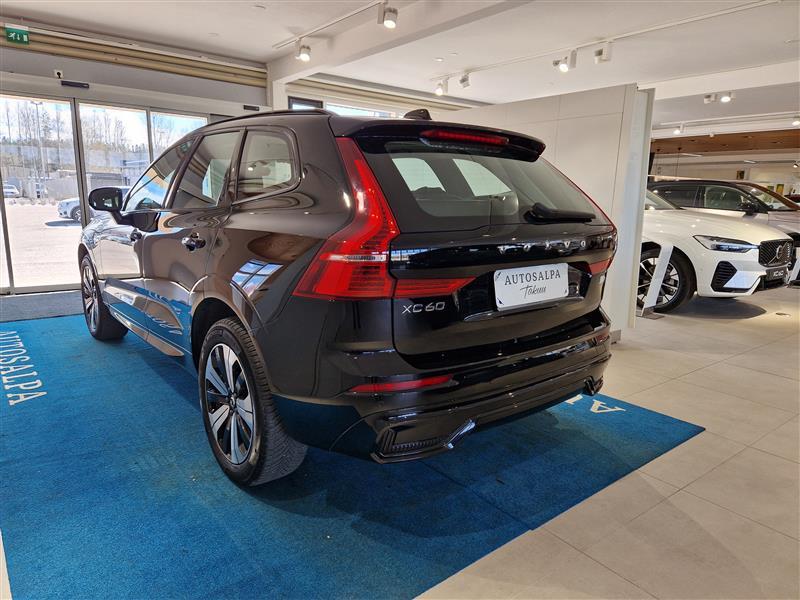 VOLVO XC60 2023