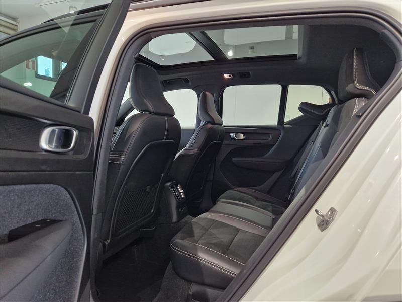 VOLVO XC40 2021