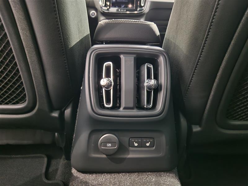 VOLVO XC40 2021