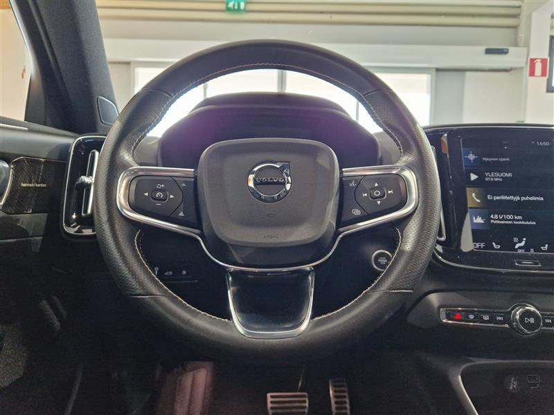 VOLVO XC40 2021
