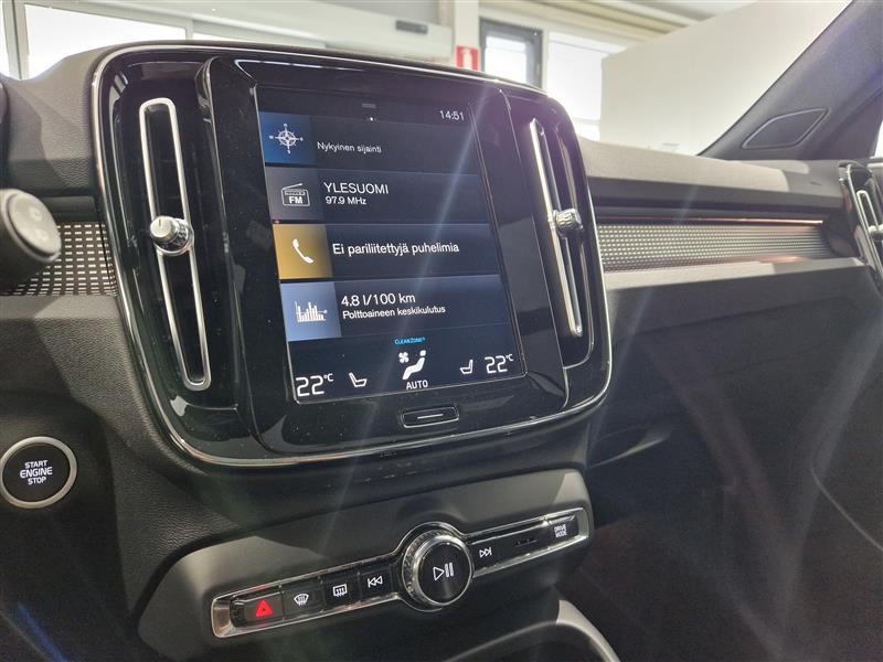VOLVO XC40 2021