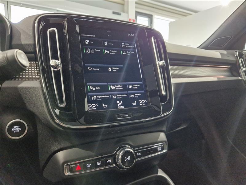 VOLVO XC40 2021