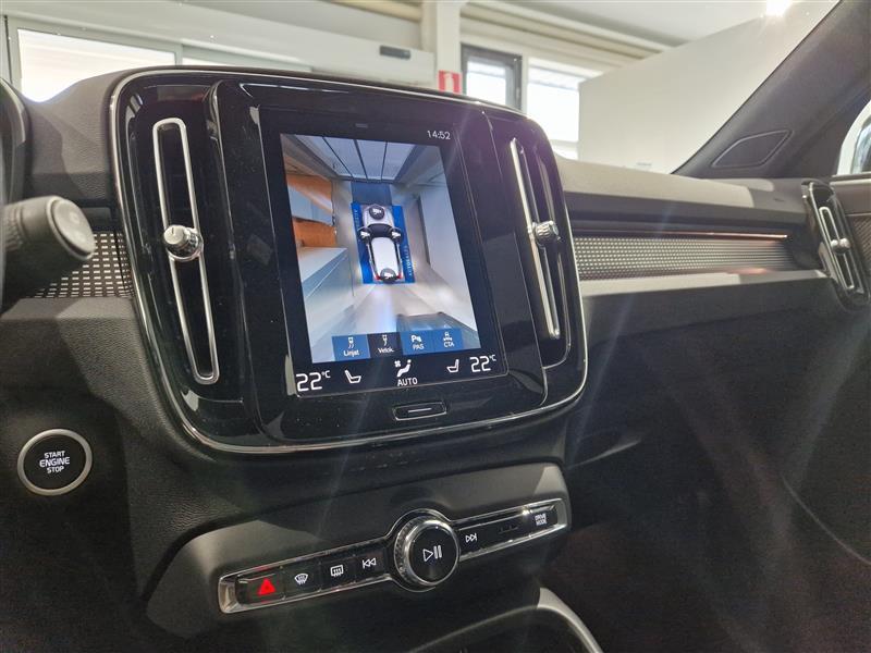 VOLVO XC40 2021