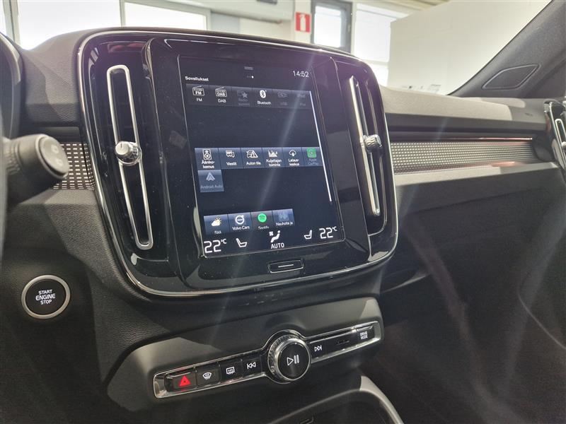 VOLVO XC40 2021