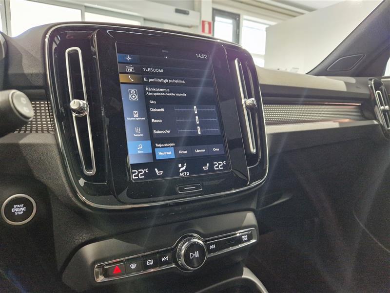 VOLVO XC40 2021