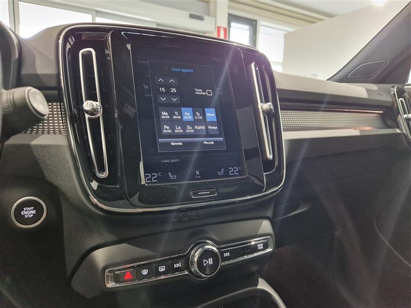 VOLVO XC40 2021