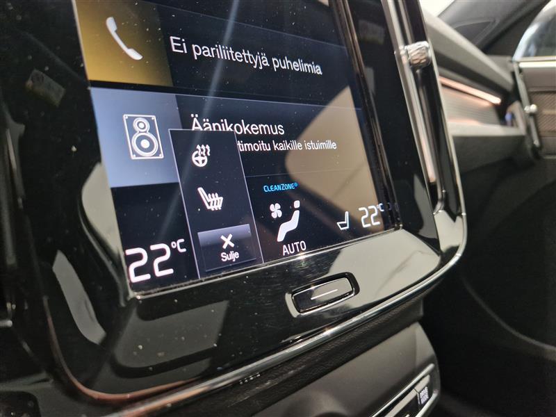 VOLVO XC40 2021