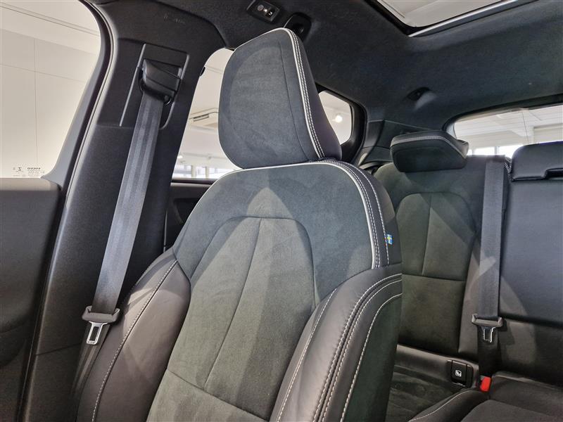 VOLVO XC40 2021