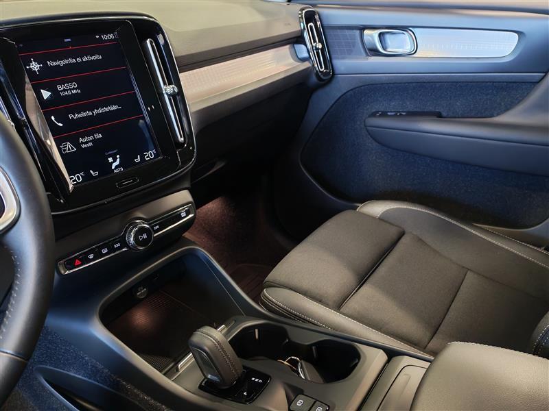 VOLVO XC40 2020