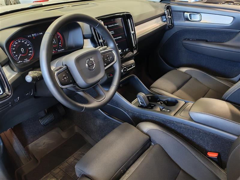 VOLVO XC40 2020
