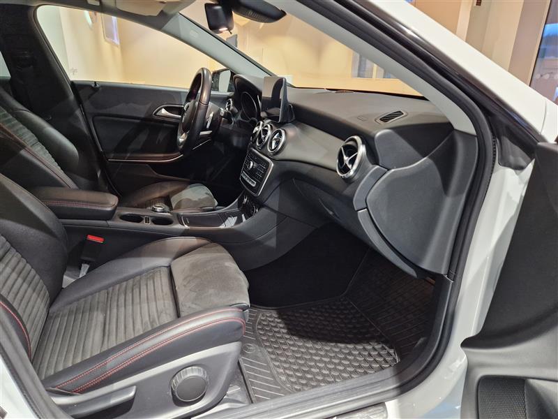 MERCEDES-BENZ CLA 2019