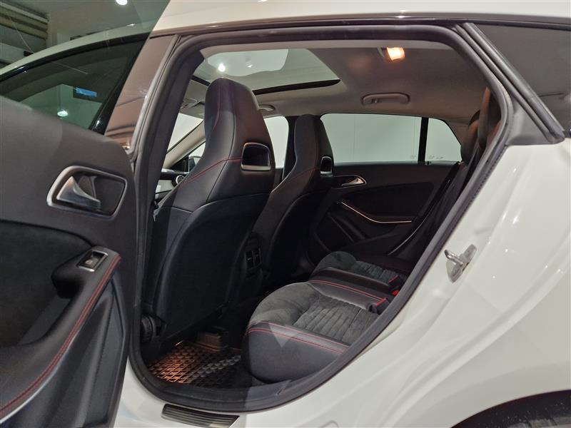 MERCEDES-BENZ CLA 2019