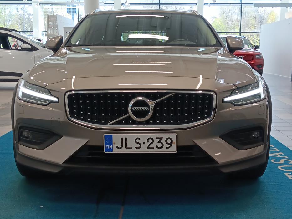 VOLVO V60 Cross Country 2021