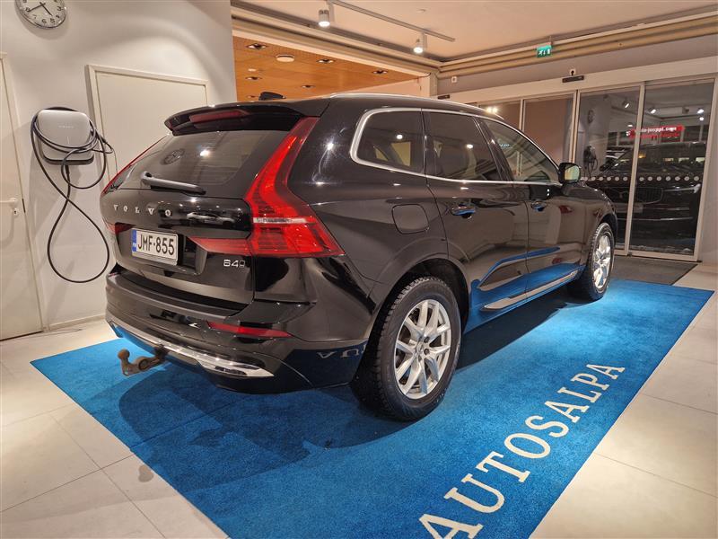VOLVO XC60 2022