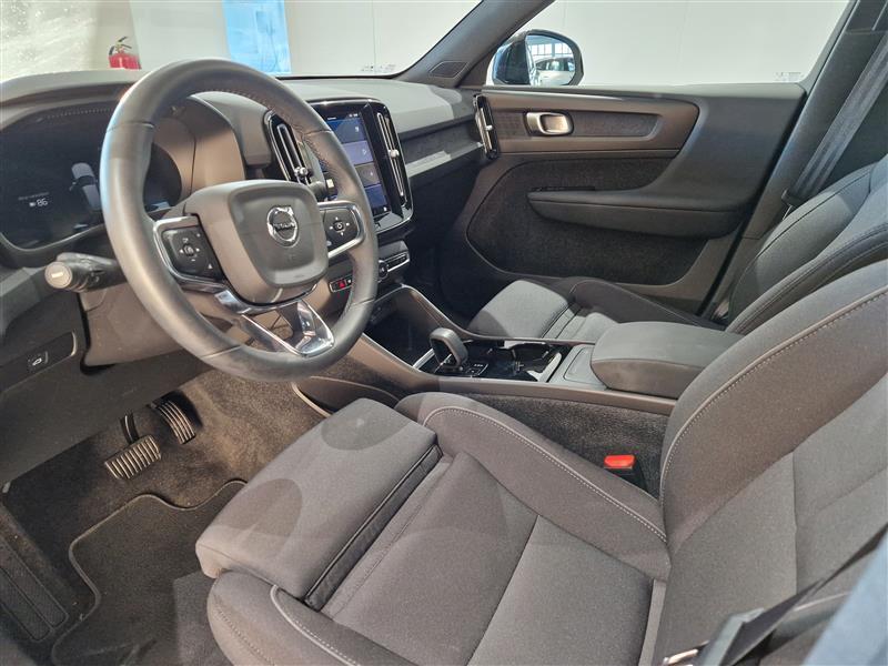 VOLVO XC40 2023