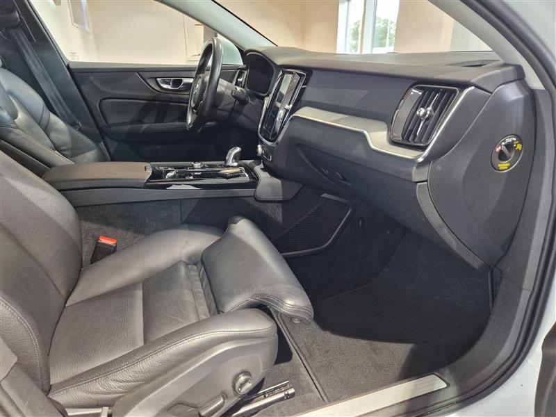 VOLVO V60 2019