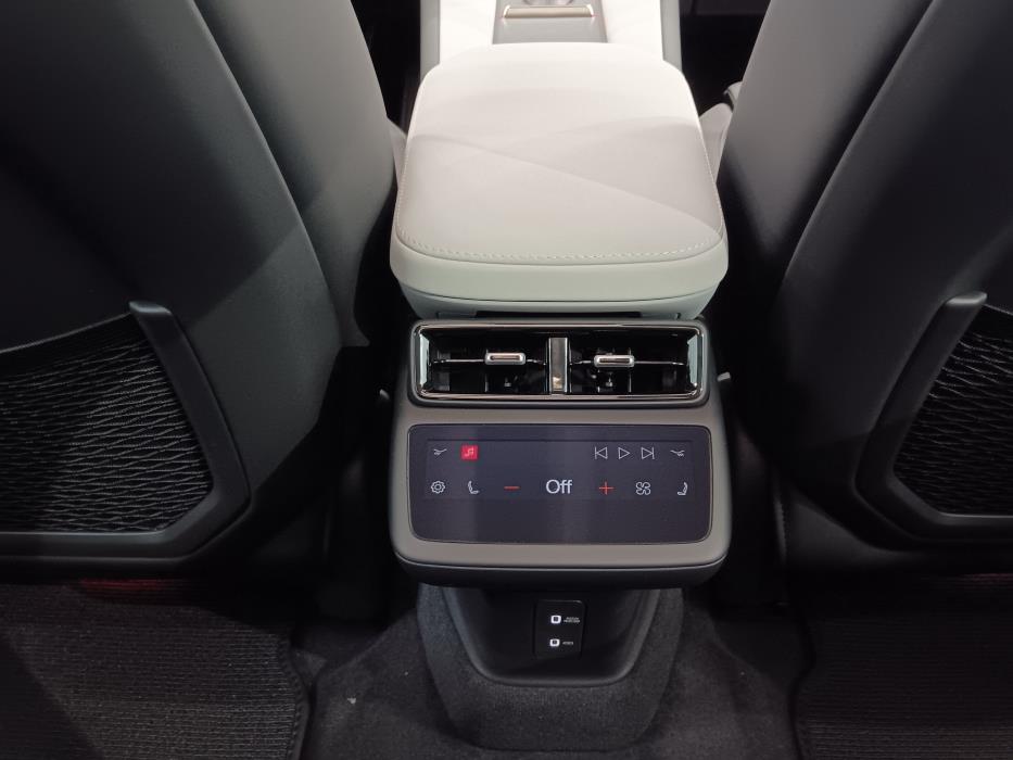 POLESTAR 4 2026