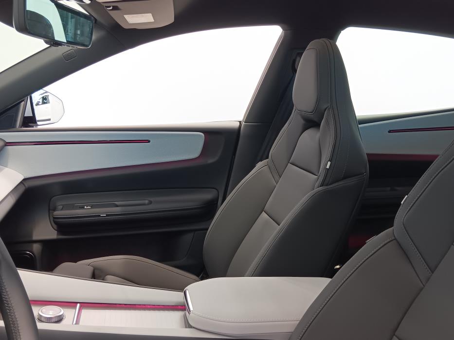 POLESTAR 4 2026