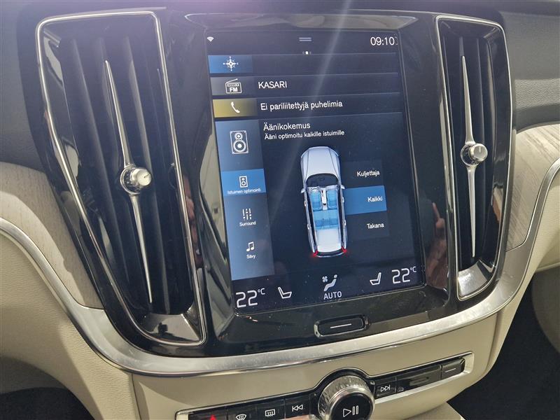 VOLVO V60 2022