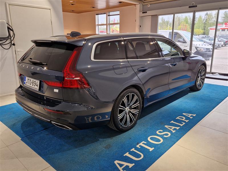VOLVO V60 2022