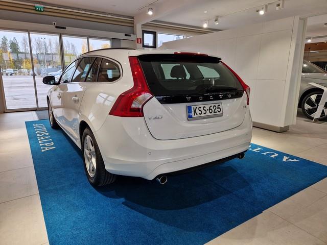 VOLVO V60 2017