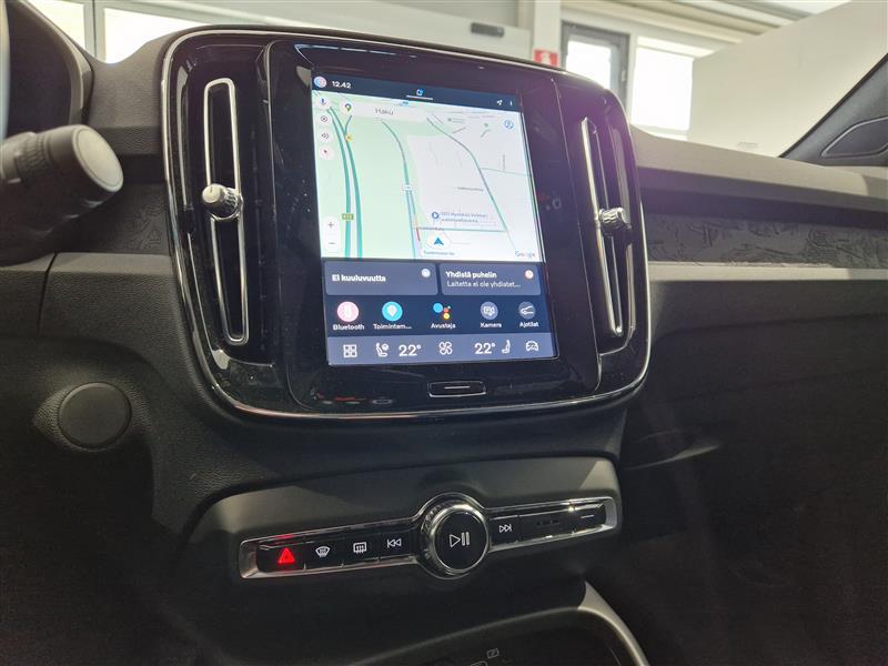 VOLVO C40 2024