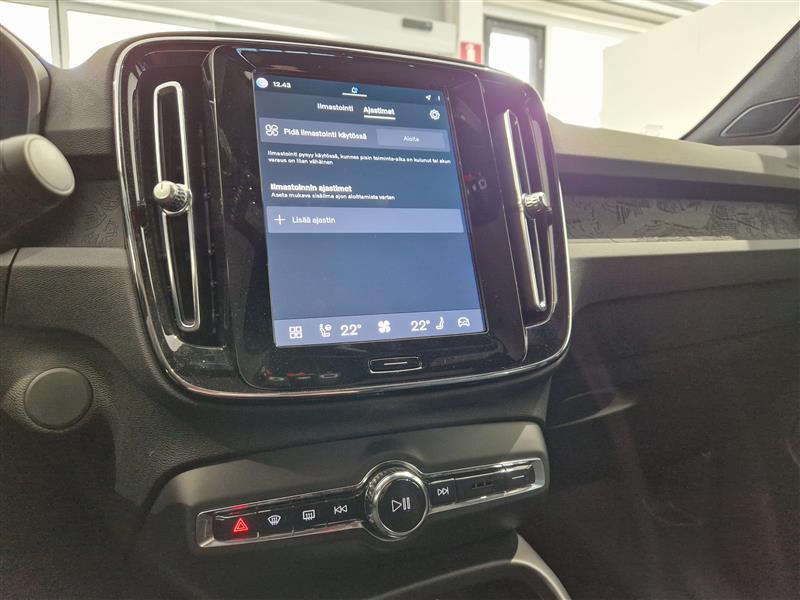 VOLVO C40 2024