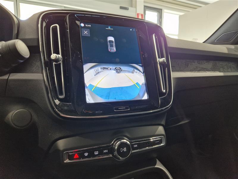VOLVO C40 2024