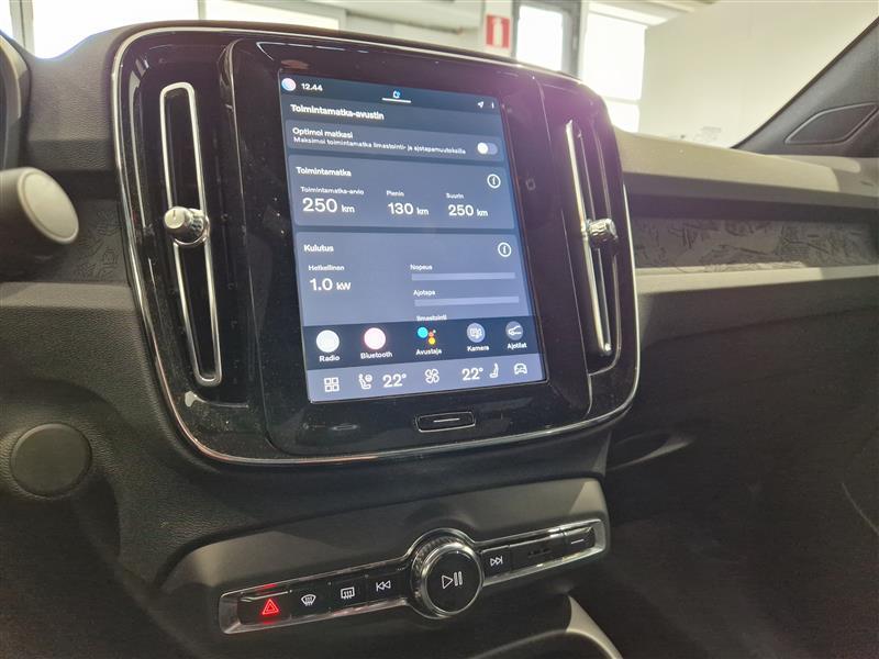 VOLVO C40 2024