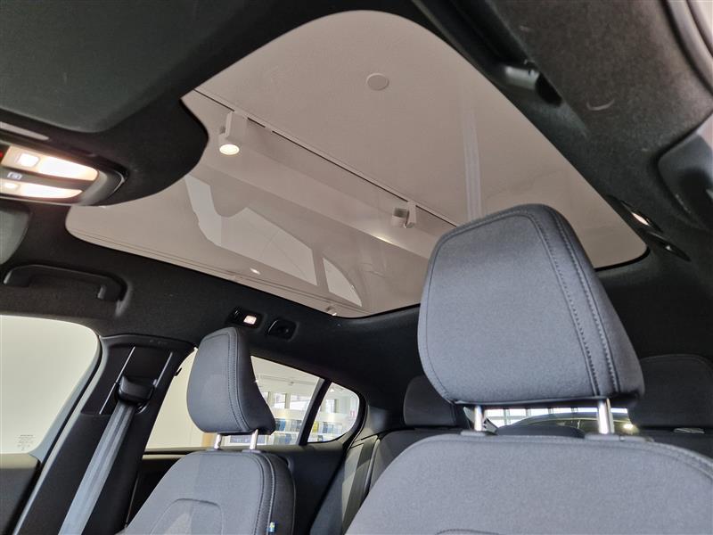 VOLVO C40 2024