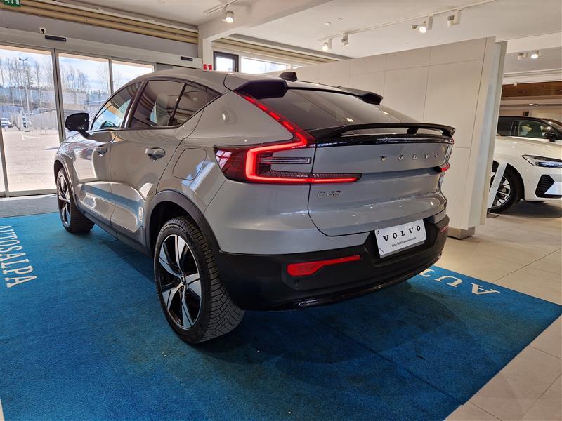 VOLVO C40 2024