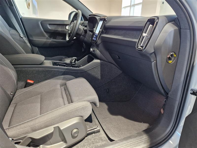 VOLVO C40 2024