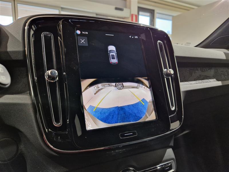 VOLVO XC40 2024