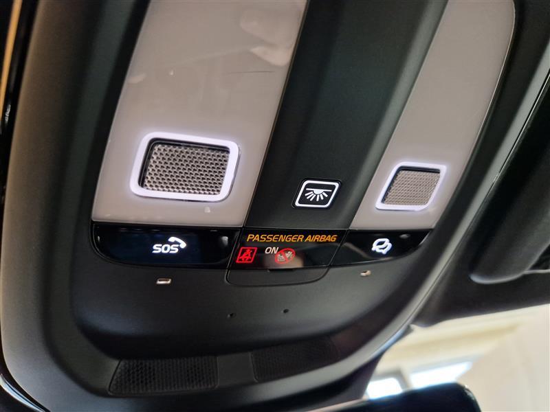 VOLVO XC40 2024