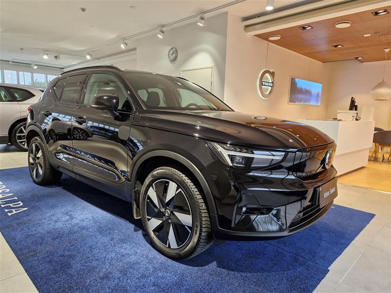 VOLVO XC40 2024