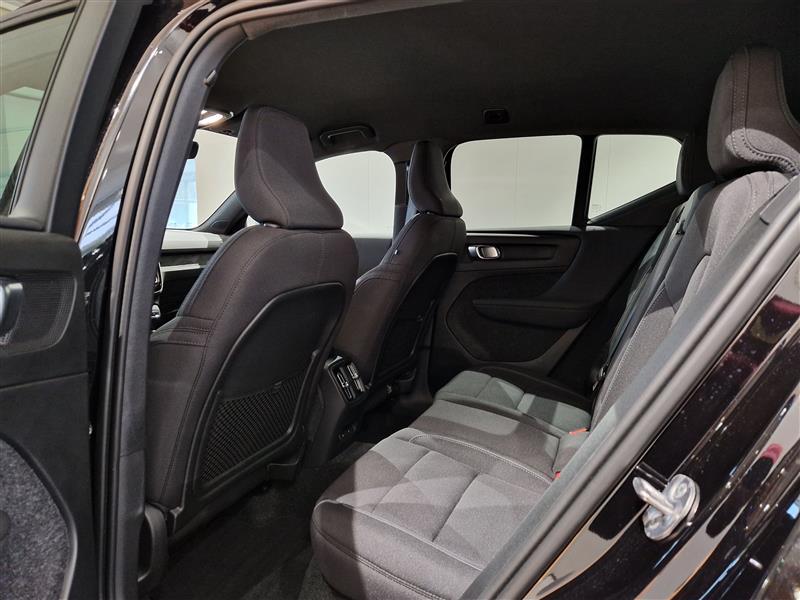 VOLVO XC40 2024